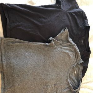 2 everlane box cut pocket tees size medium
